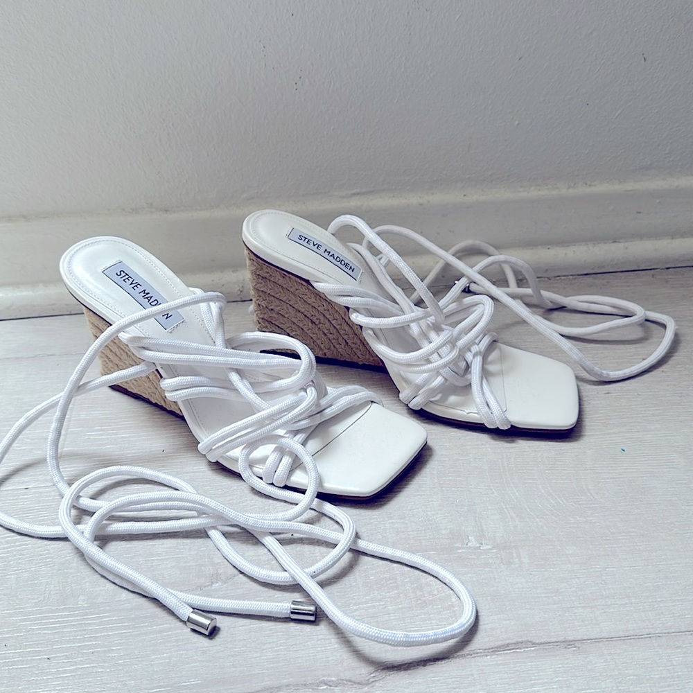 New Steve Madden white wedge strappy sandals size 7 1/2